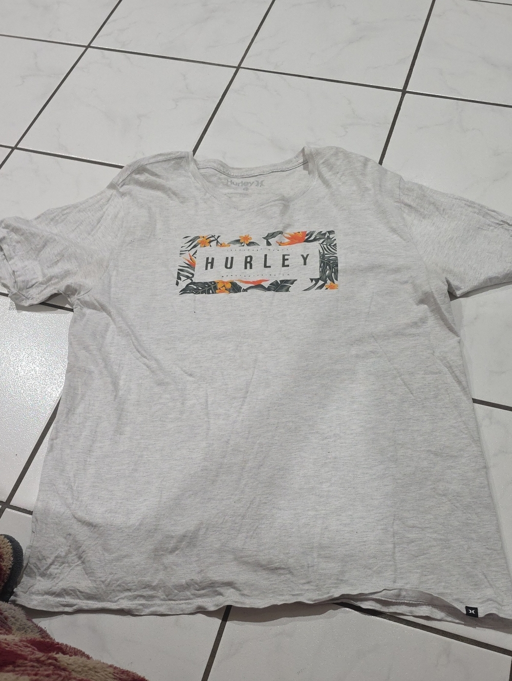 Hurley Light Gray T-Shirt with Floral Logo
